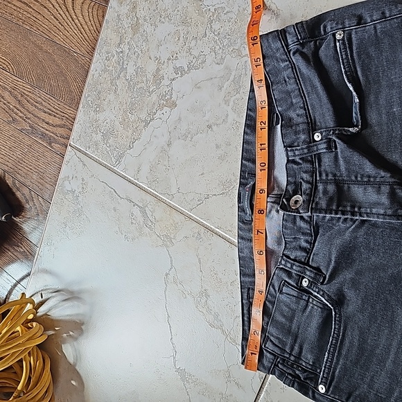 John Varvatos men's cut off denim shorts size 32. Bowery fit. Great condition. - Picture 5 of 10